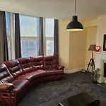 Carlisle City Centre. Spacious Apartment. Ideal Location.