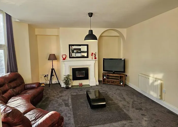Carlisle City Centre. Spacious Apartment. Ideal Location.