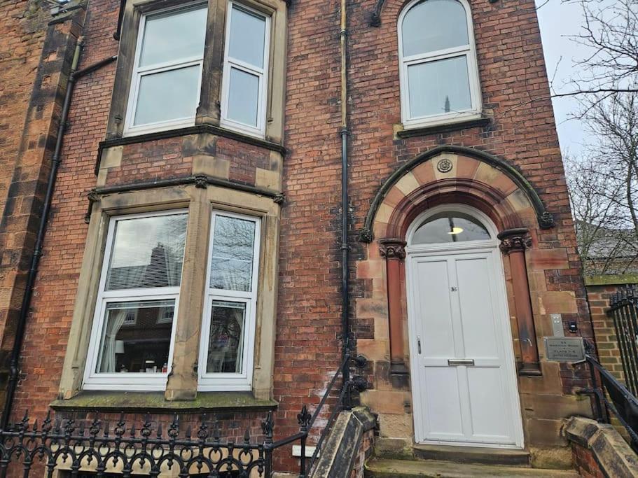 Apartment Centre. Spacious Apartment. Ideal Location.