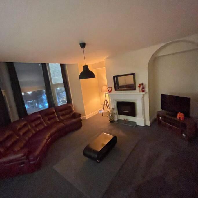 Centre. Spacious Apartment. Ideal Location. Apartment