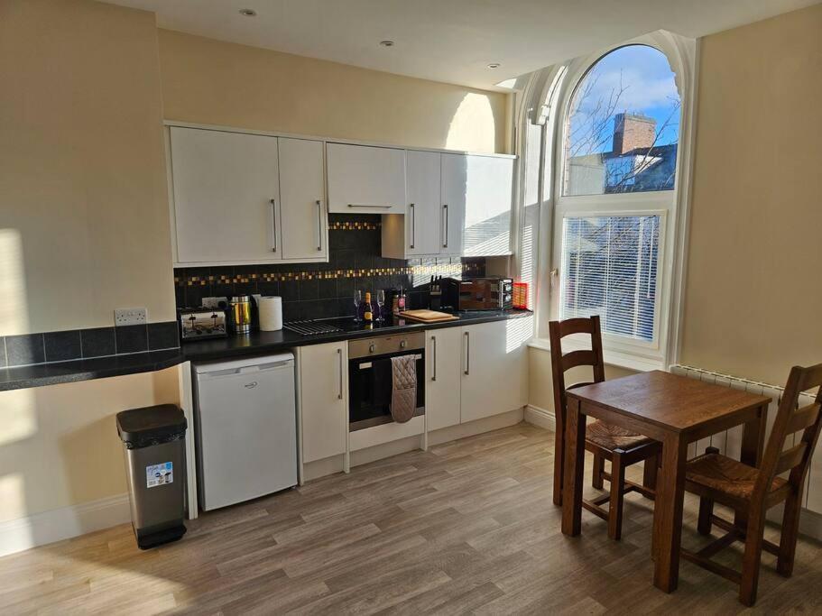 Centre. Spacious Apartment. Ideal Location. Apartment *
