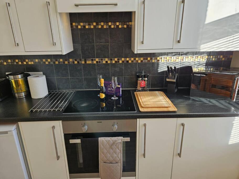 Centre. Spacious Apartment. Ideal Location. Apartment *